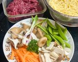 Hình bước làm 1 của món Mì Xào Thập Cẩm