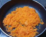 A picture of step 5 of Carrot Halwa Shots.