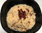 Foto del passaggio 6 della ricetta Risotto con Champignon e speck🍄‍🟫🥓🍛