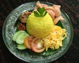Foto langkah ke 7 dari resep Nasi kuning.