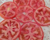 Foto del paso 3 de la receta: Ensalada de tomate, melocotón y boquerones en vinagre