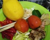 Foto langkah ke 1 dari resep 02. Tetelan ikan salmon dan jamur kancing kuah segar.