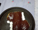 Foto del paso 7 de la receta: Postre navideño. Tronco relleno de crema pastelera y cobertura de chocolate
