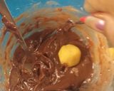 A picture of step 4 of Sattu chocolate ball.