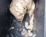 Foto del paso 2 de la receta: Pan de hamburguesa con yogur sin huevo