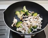 蝦仁菇菇炒蛋早午餐盤的食譜步驟2照片