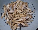 Foto langkah ke 3 dari resep Tumis Pare Ikan Teri.