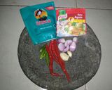Foto langkah ke 2 dari resep Nasi Goreng Mickey.