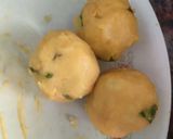 A picture of step 3 of Vada pav.