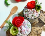 عکس مرحله 1 از دستور سالاد خیارو گوجه با سبزیsolmaz
