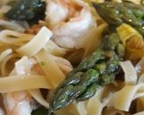Krewetki na tagliatelle ze szparagami krok przepisu 4 zdjęcie