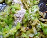 Foto del paso 3 de la receta: Salmonetes en salsa de puerros y almendras