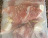 Foto del paso 2 de la receta: Matambrito de cerdo al horno, con ensalada