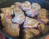 Une image de l'étape 3 de Carrillada (joue de porc confite).