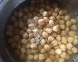 A picture of step 1 of Chole Masala.