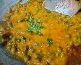 A picture of step 5 of Buttery Green Peas Curry.