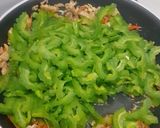Foto langkah ke 4 dari resep Tumis Pare anti pahit.