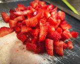 Foto del paso 5 de la receta Brazo Gitano de nata y fresas🍓