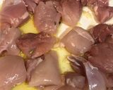Foto del paso 5 de la receta: Pollo cinco ingredientes:(pollo, alcachofa, champiñones, romero y limón 🍋)