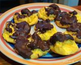 Foto del paso 4 de la receta: Bombas rellenas con baño de chocolate