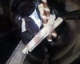 A picture of step 1 of Oreo freak shake.