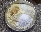 Foto del paso 2 de la receta: Bizcochitos de garbanzo, naranja y miel