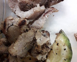 Foto del paso 1 de la receta: Bistec encebollado con calabacitas. (fácil)