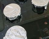 Foto langkah ke 5 dari resep Molten Lava Cake Gluten Free.