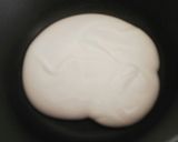 Foto del paso 4 de la receta: Coles de Bruselas al ajillo con jamón y salsa de queso