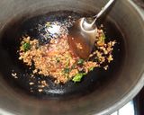 Foto langkah ke 5 dari resep Kwetiau Goreng Sederhana.