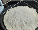 Foto del paso 5 de la receta: Pizza casera con rúcula y jamón crudo