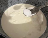 Foto del passaggio 1 della ricetta Gelato alla vaniglia con gelatiera🍨