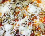 صورة لخطوة 5 من وصفة بيتزا العشق 😻😋 بخبز تورتيلا
