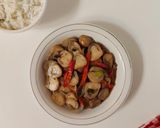 Foto langkah ke 5 dari resep Tumis Jamur Merang.