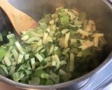 Une image de l'étape 8 de Gratin de céleri branche et courgettes à la crème et grana padano.