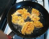 Foto del paso 6 de la receta: Tiritas de pollo fritas