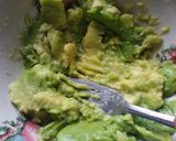 Foto langkah ke 3 dari resep Guacamole.