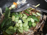 Tongkol suwir campur pete kemangi