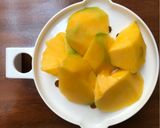 Foto langkah ke 1 dari resep MPASI 6 BulanPuree Buah Mangga.