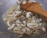 Foto langkah ke 2 dari resep Spaghetti Pollo Ai Funghi.