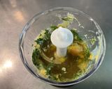 Une image de l'étape 6 de Sauce Salade Épicée à la Coriandre et Ail Frais Confit.
