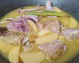 Foto langkah ke 2 dari resep Opor Ayam Kentang.