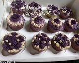 A picture of step 2 of Decorated cup cakes.