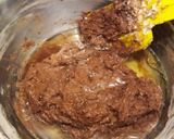 Foto langkah ke 4 dari resep Bolu coklat kukus.
