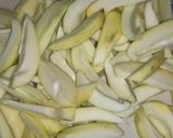 कच्चे आम की खट्टी मीठी चटनी (kacche aam ki khatti meethi chutney recipe in Hindi) रेसिपी चरण 1 फोटो