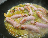 Foto del paso 2 de la receta: Longaniza de cerdo con anisete cúrcuma kebab y champiñones