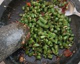 Foto langkah ke 2 dari resep Pencok kacang panjang.