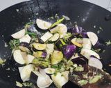 Foto langkah ke 3 dari resep Tumis Cumi, Terong Cabe Hijau.