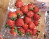 Foto del paso 1 de la receta: Bombones helados de fresa 🍓 🍫