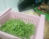 Foto langkah ke 1 dari resep Oseng Buncis Tahu.
